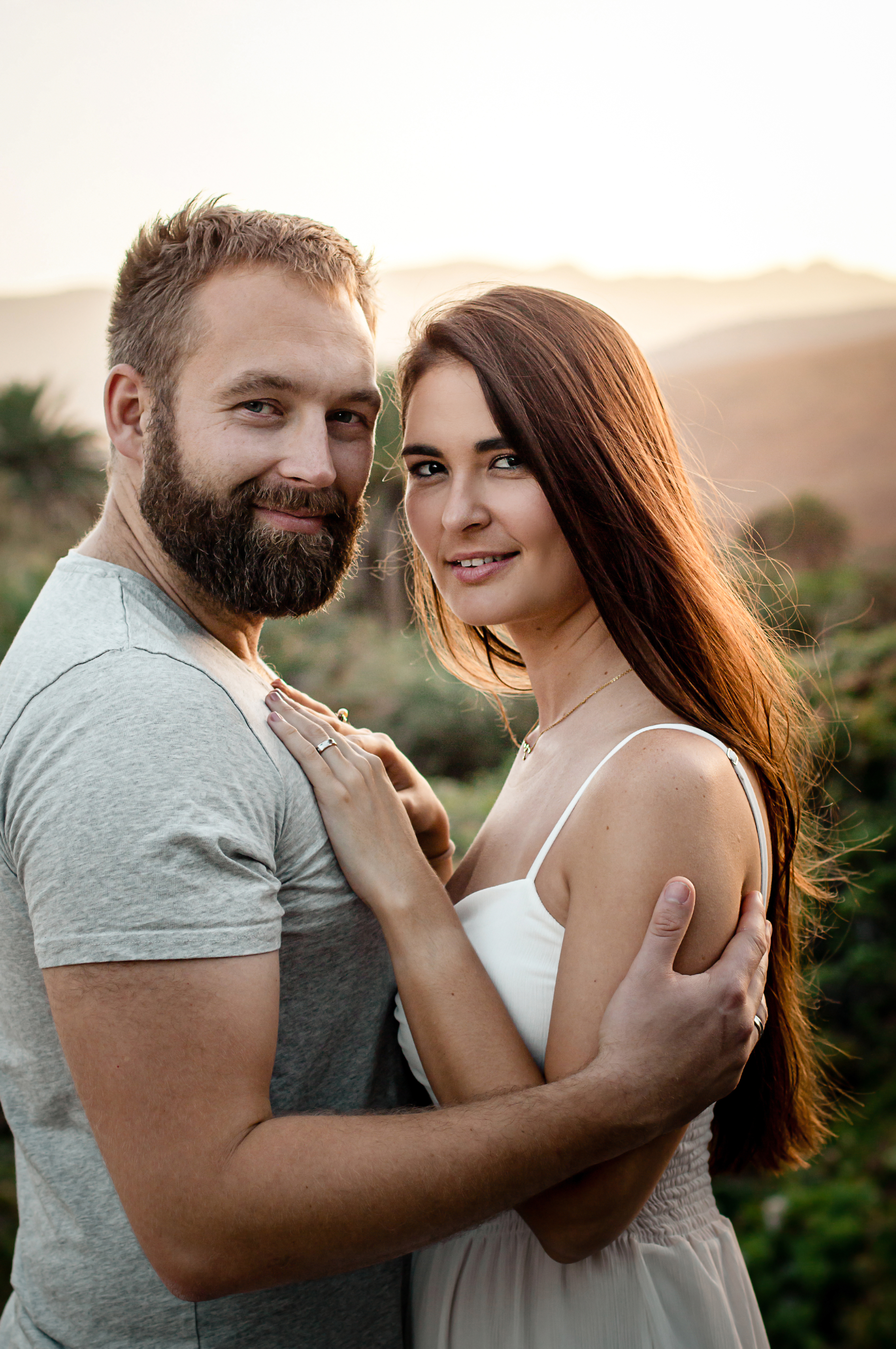 Professional couple photography in Fuerteventura and Lanzarote: Sunset hug in Betancuria picturesque village